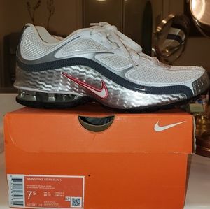 Nike air max women's tennis shoes.